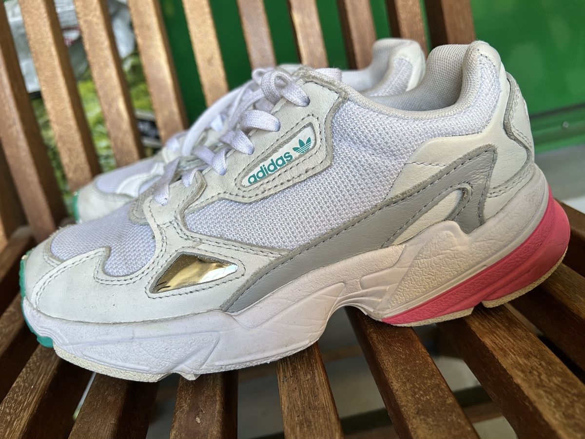 Adidas Scarpe da donna: Baskets Adidas Falcon  / taille 36 – Usato da Meyrin venduto da Bronx86