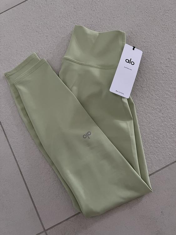 Alo Yoga 7 8 High Waist Airlift Leggins in M Acheter sur Ricardo