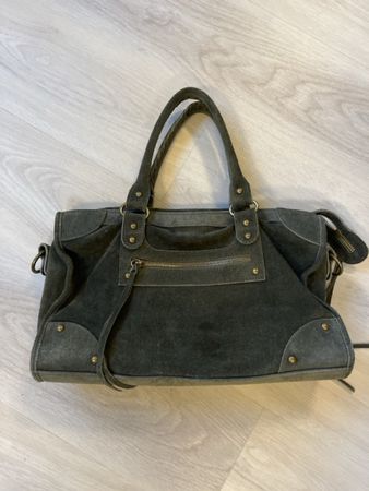 Grüne Ledertasche