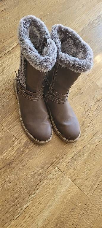 Schuhe für Mädchen: Mädchen Stiefel Grösse 37 – Gebraucht aus Sempach von pri_9ylm 1