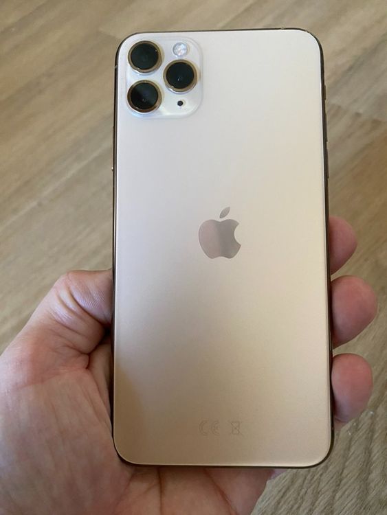 iPhone 11 Pro Max, 64GB Gold mit Riss im Display | Kaufen auf Ricardo