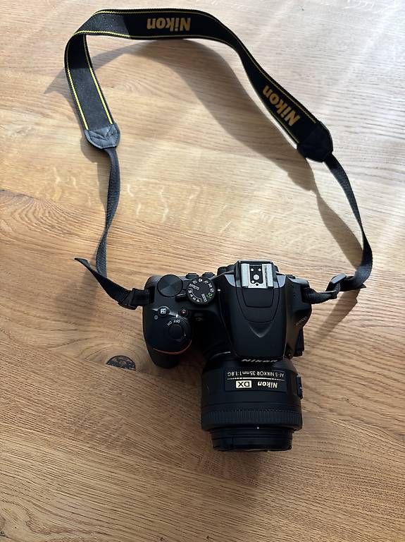 Fotocamera: Kamera Nikon D3500 – Usato da Therwil venduto da N.Feigenwinter 4