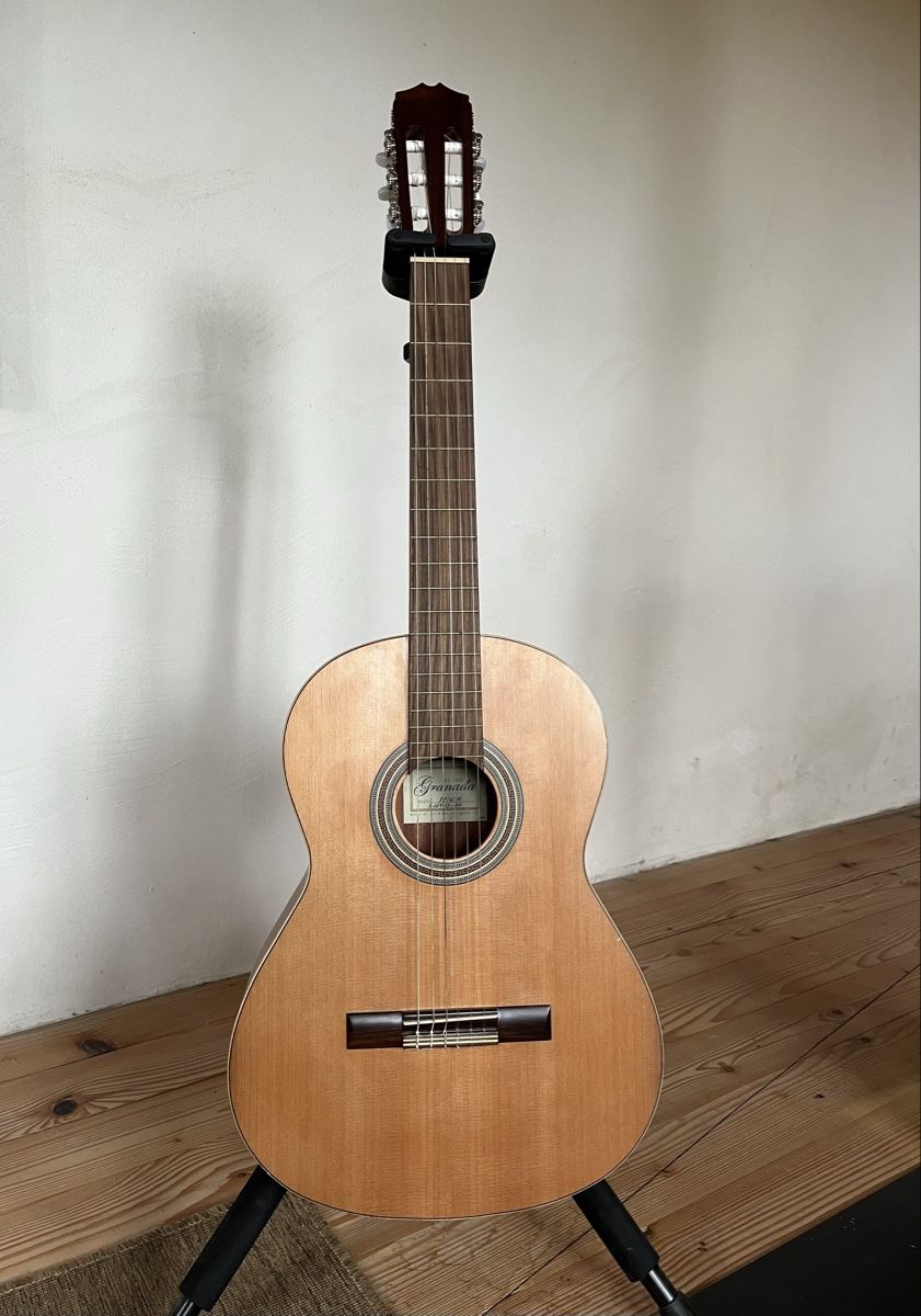 Musikinstrumente: Granada Konzertgitarre – Gebraucht aus St. Gallen von Audiophil84