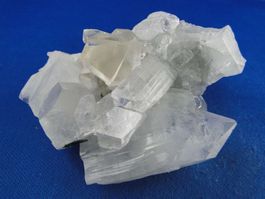 Gelber Calcit mit Apophylit