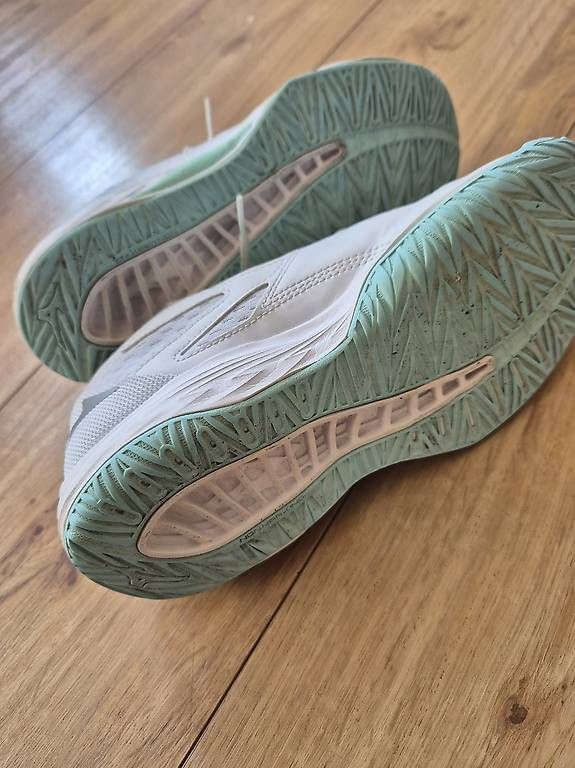 Scarpe per ragazzi: Hallenschuhe Kinder Gr. 37 – Usato da Thun venduto da Lexu4444