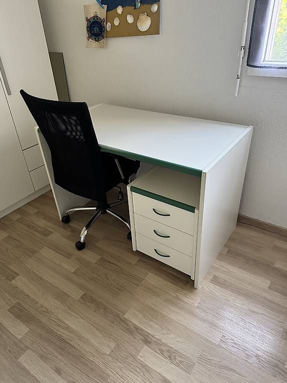 Schreibtische: Bureau complet avec chaise  – Gebraucht aus Vétroz von wouwou