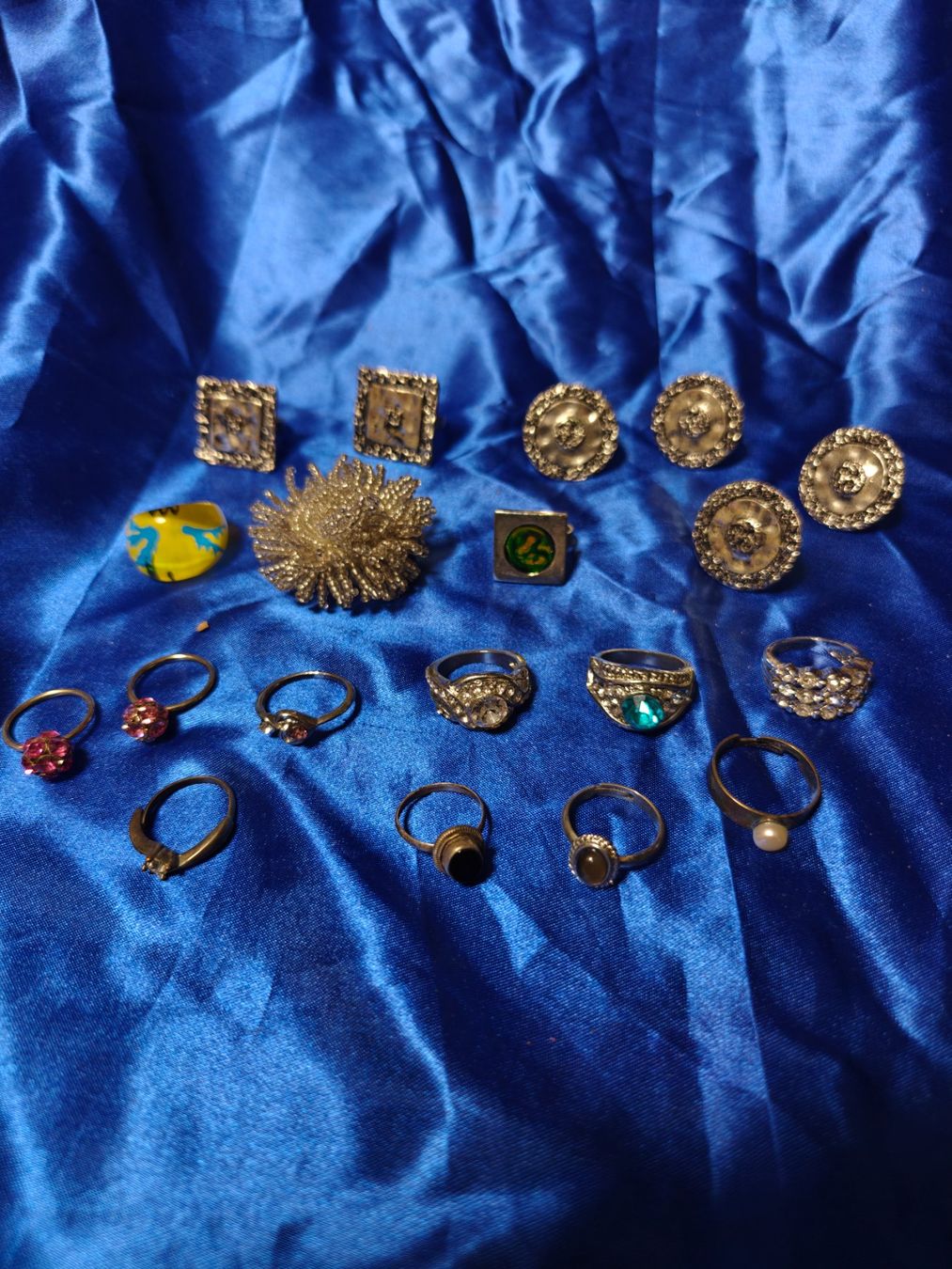 Sonstiger Schmuck: Konvolut Modeschmuck Ringe – Gebraucht aus Gutenswil von Vulcano21