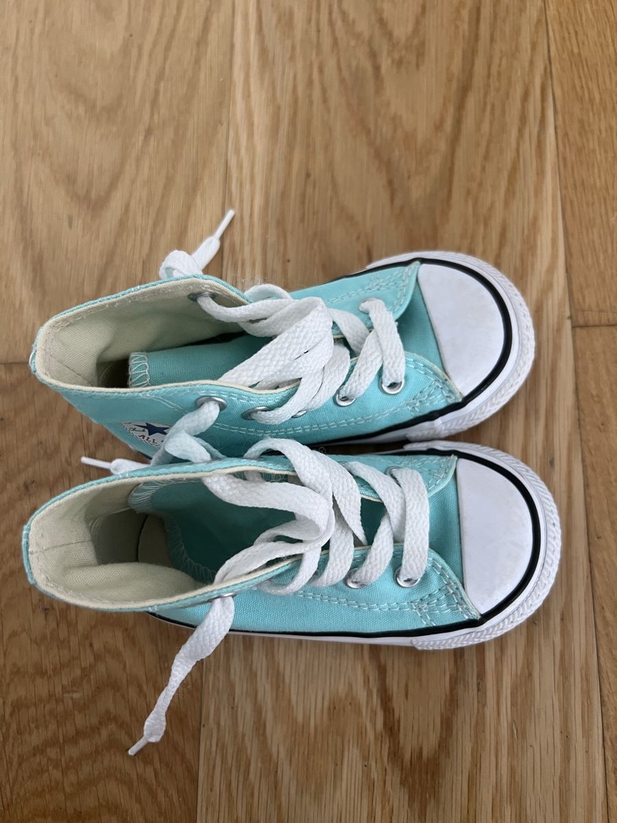 Converse Scarpe per ragazzi: Converse Chuck Light Aqua Gr. 22 – Usato da Zollikerberg venduto da Huglina 2