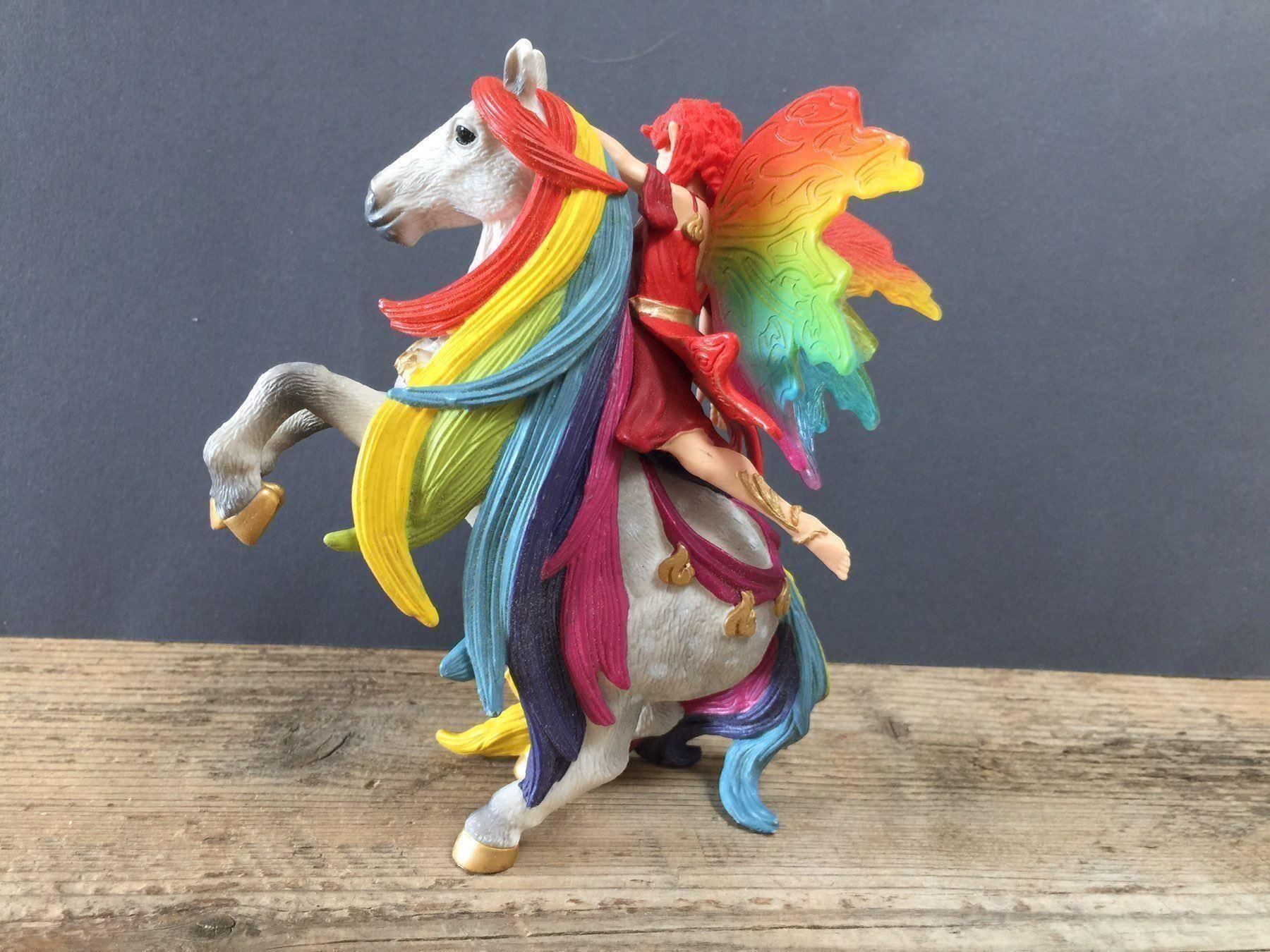 Schleich Statuette: Schleich Amisi Regenbogenelfe Bayala Regenbogen steigend – Usato da Ennetbaden venduto da mapa05 2