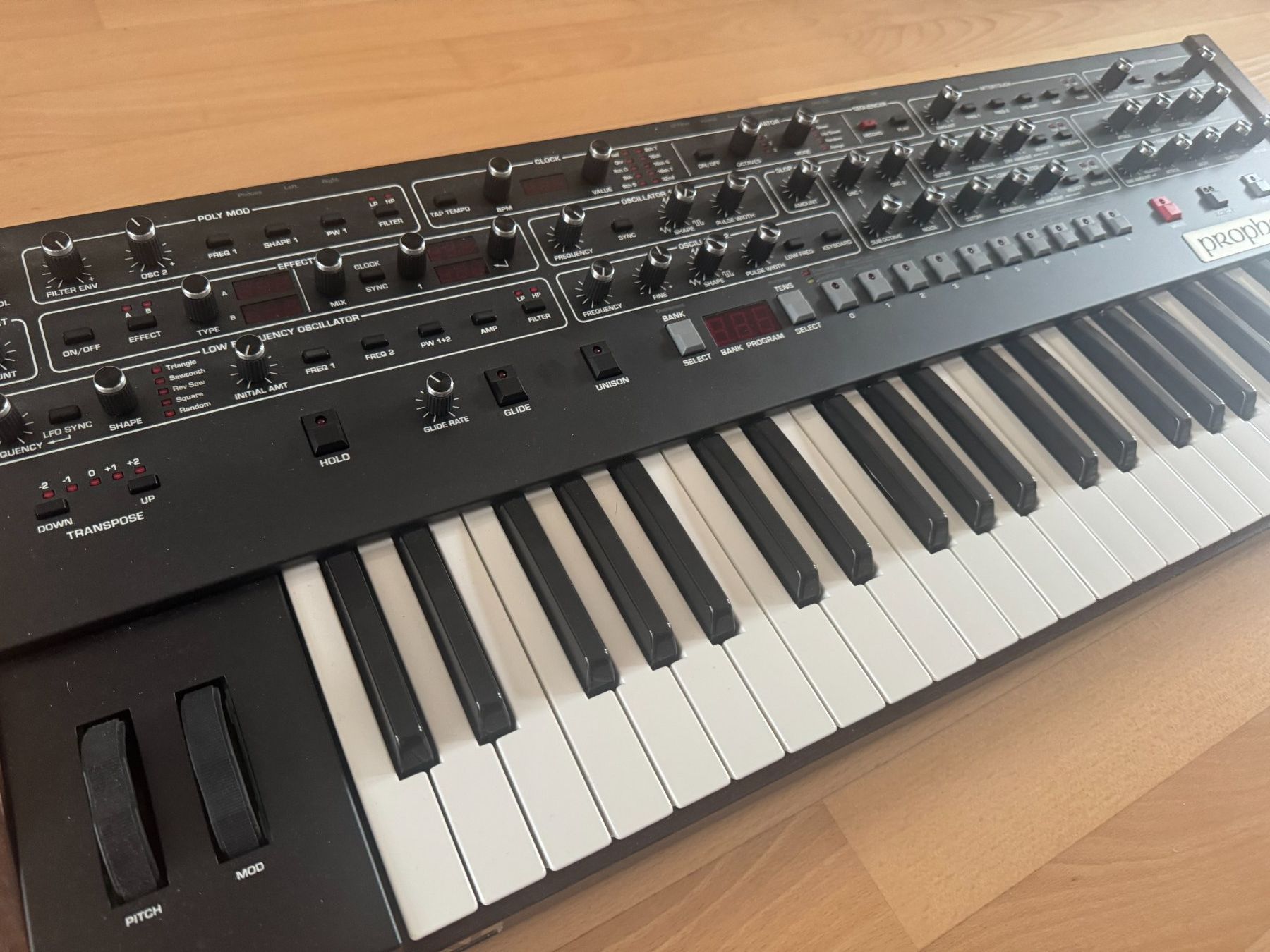 Sequential Strumenti musicali: Sequential Prophet-6 Keyboard – Usato da Zürich venduto da simnik12zh 2