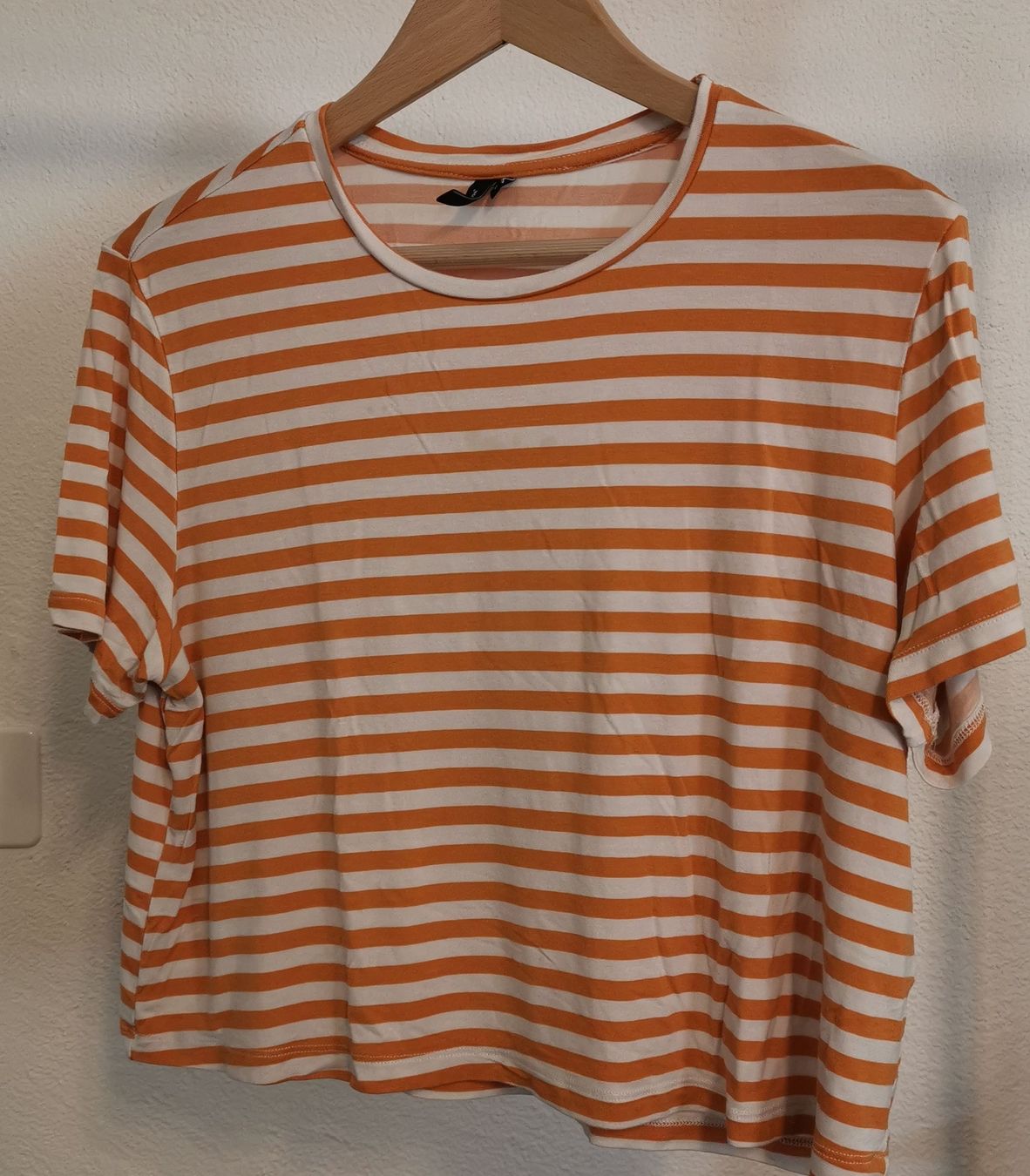Vero Moda Blusen, T-Shirts & Tops: Gestreiftes Top Grösse M – Gebraucht aus Bonaduz von TheCahenzli