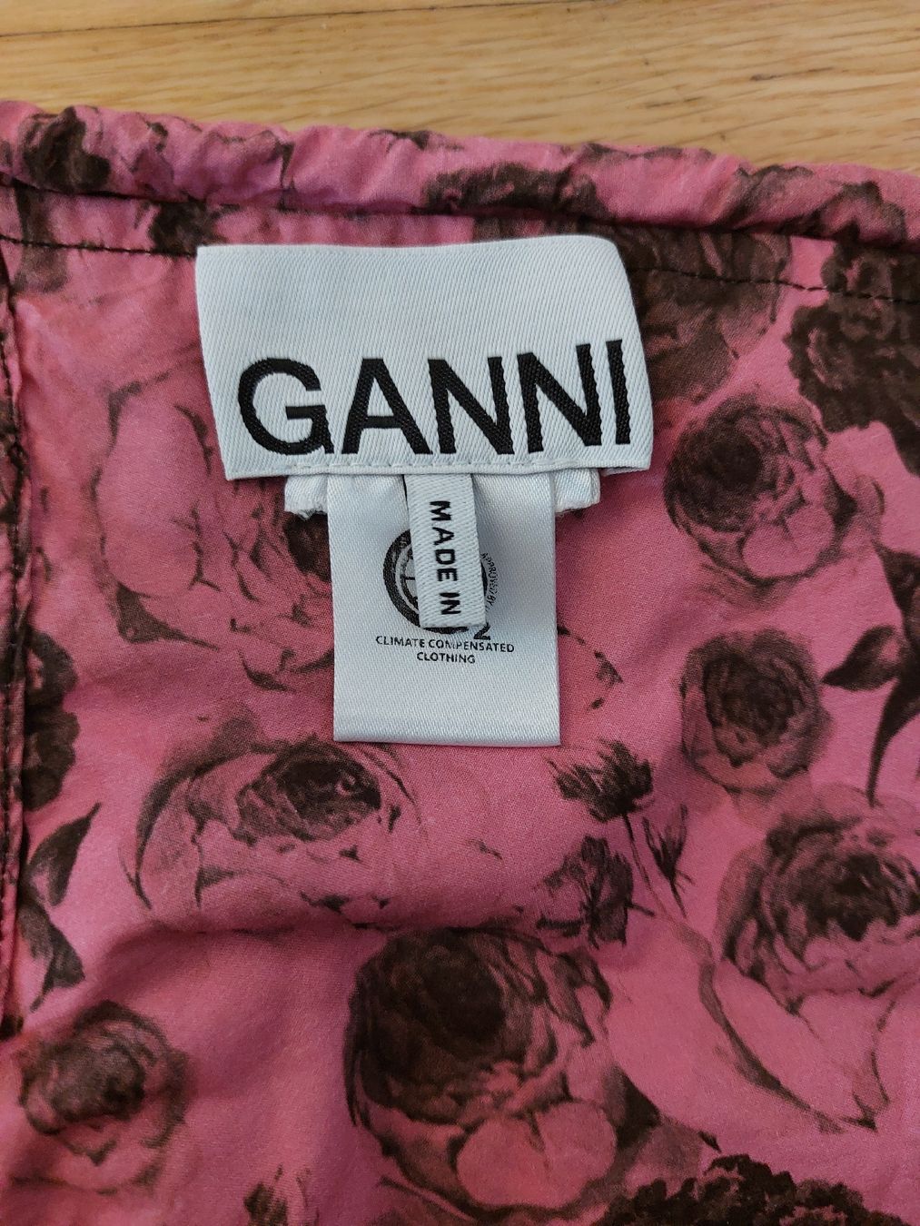 Ganni Top: crop top Ganni – Usato da Fribourg venduto da charlottej02 3