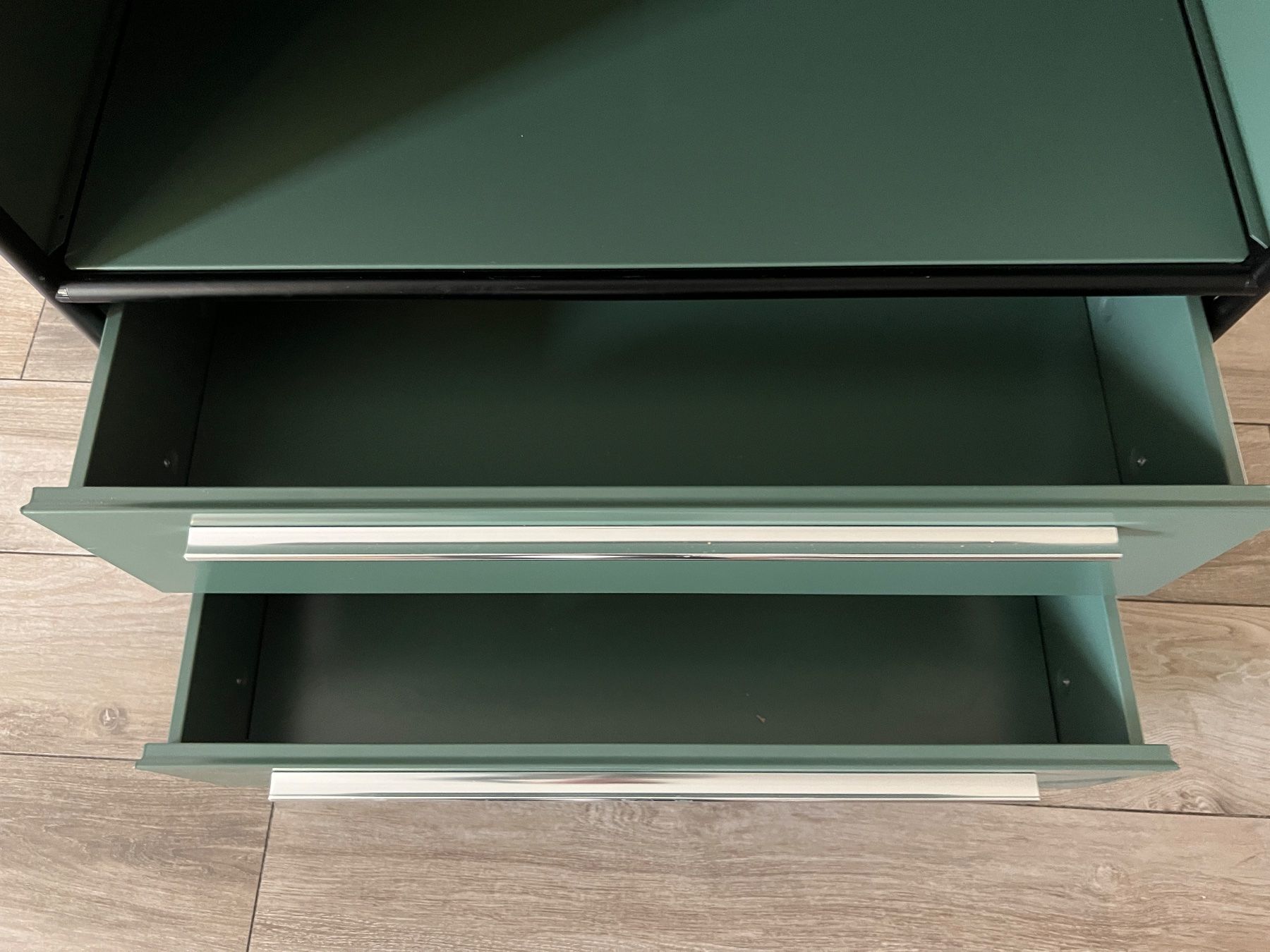 Livique Kommoden: Kommode grün Metall mit 2 Schubladen – Gebraucht aus Merzligen von Paxi01 3