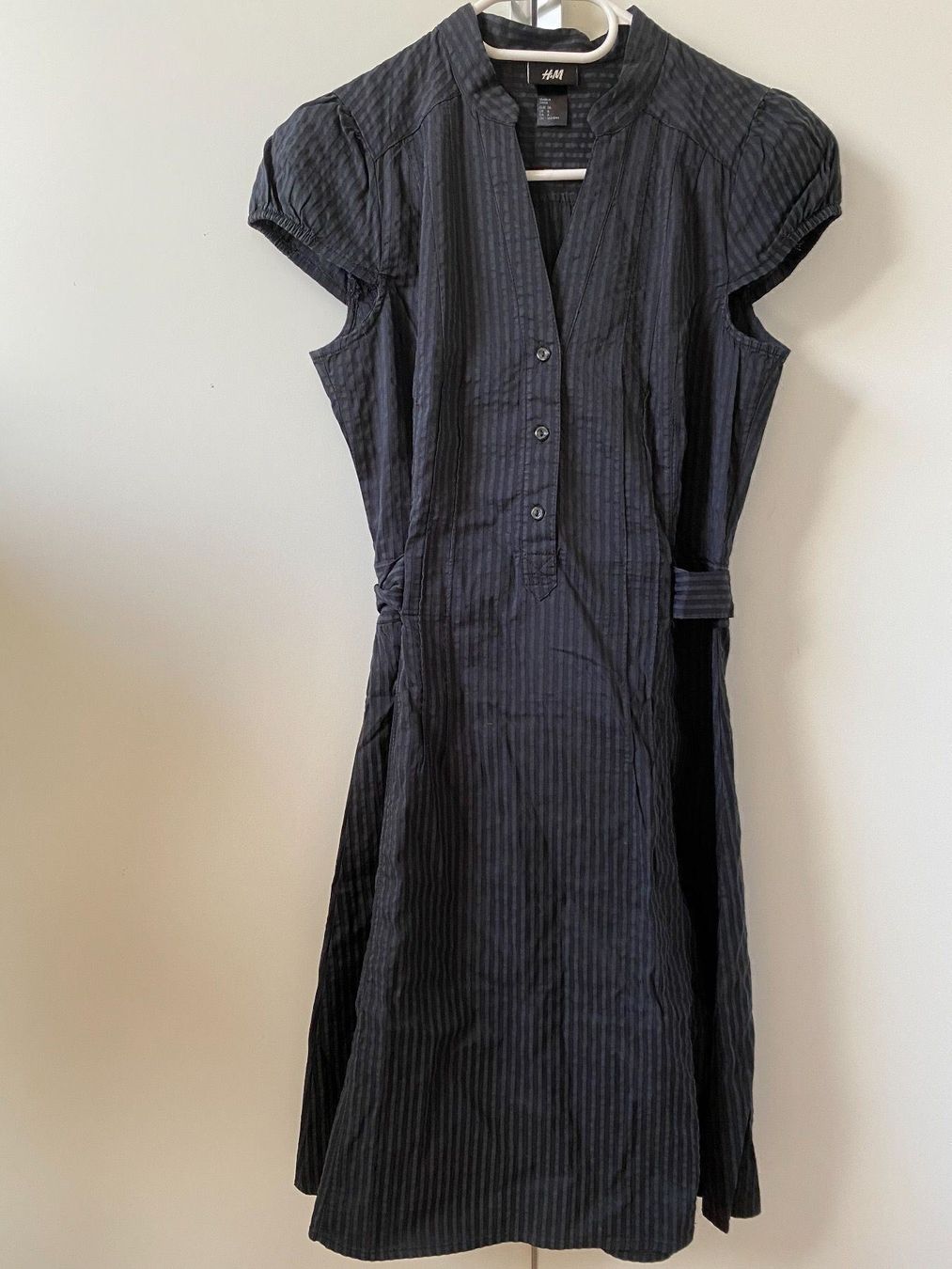 H&M Vestiti: Schwarzes ärmelloses Kleid Grösse 36 – Usato da Winkel venduto da Flyhy2020