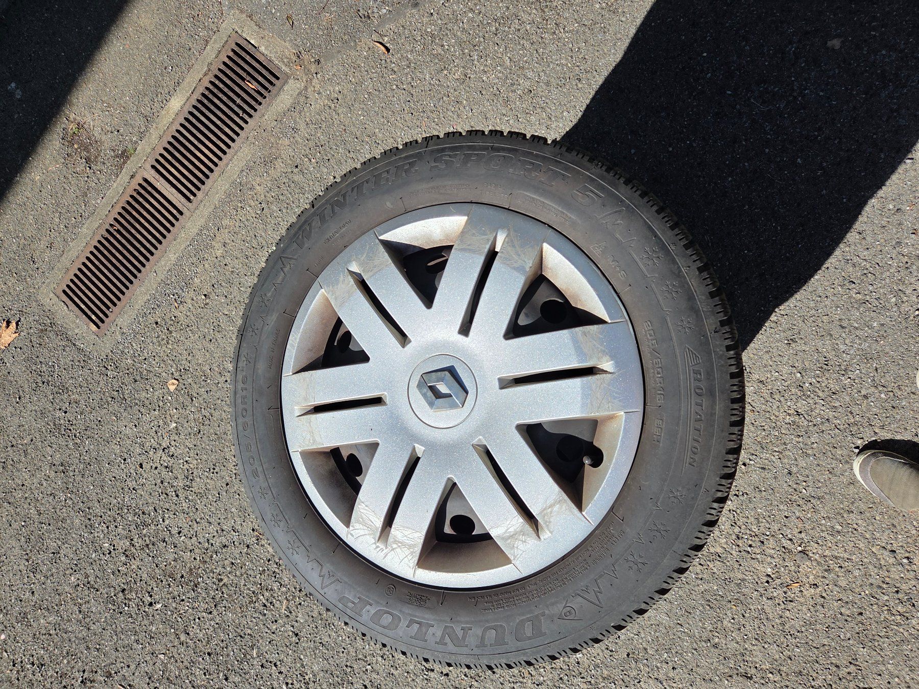 Dunlop Pneus & Kompletträder: Pneus d'hiver – Gebraucht aus Le Grand-Saconnex von luc_m99t