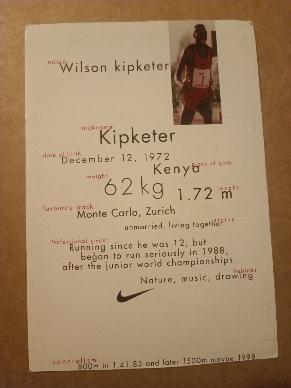 Autografi: Wilson Kipketer  - handsignierte Autogrammkarte – Usato da Menziken venduto da Artographs 1