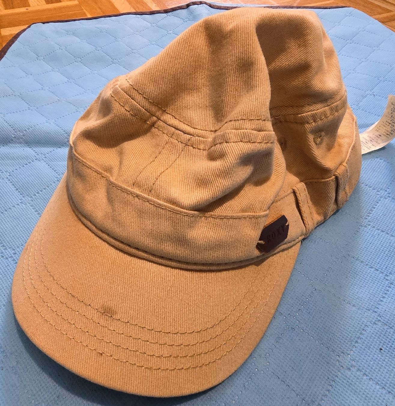 Roxy Copricapi, berretti & cappellini: Casquette Roxy beige – Usato da Mont-sur-Lausanne venduto da Didinho