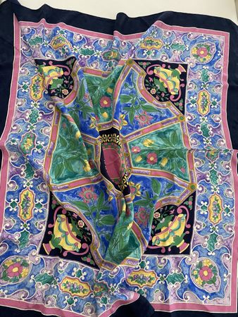 Seiden Foulard 🌸