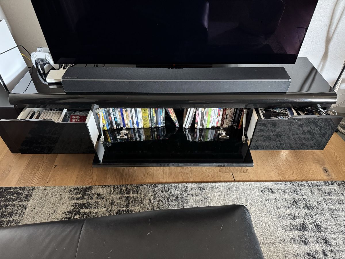 Credenze: Ensemble de 3 meubles design noirs laqués – Usato da Langenthal venduto da ori_jjx2 5