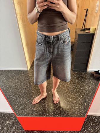 Diesel jeans bermuda long knee length shorts size 26