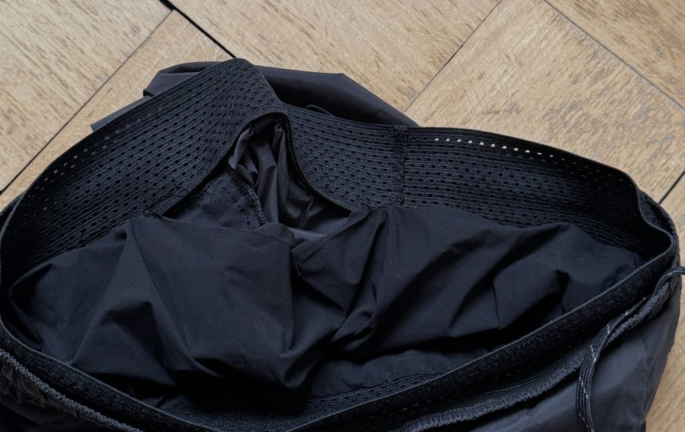 Satisfy Running Justice RunAway shorts Black S 1 Nike ON (Gebraucht) in