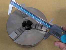 Dreibackenfutter d135
