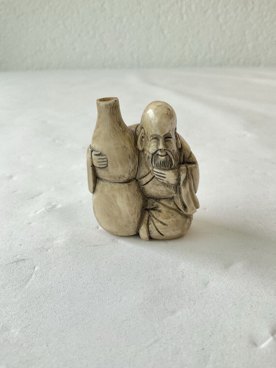 Statuette: Ancien netsuke sculpté  – Usato da Malleray venduto da Robot12