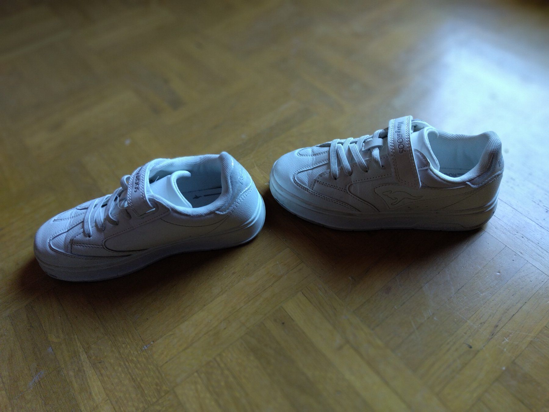 Herrenschuhe: KangaROOs Schuhe Kinder Weiss Grösse 33 – Gebraucht aus Oberdorf NW von niederj 2