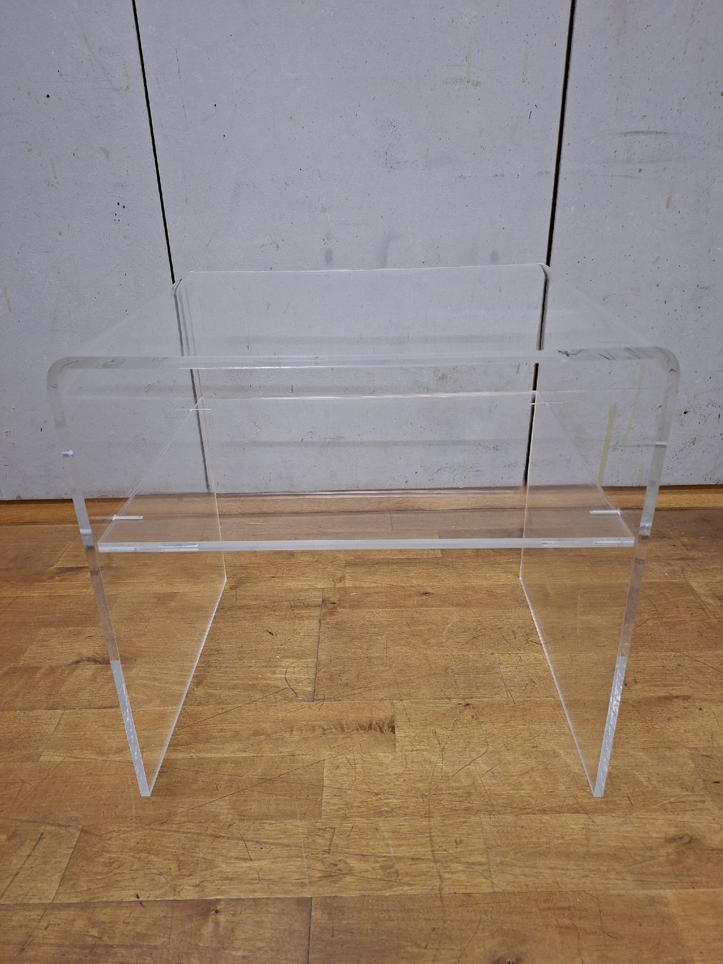 Tables: Plexiglastisch – D'occasion à Buochs par Gianna2020