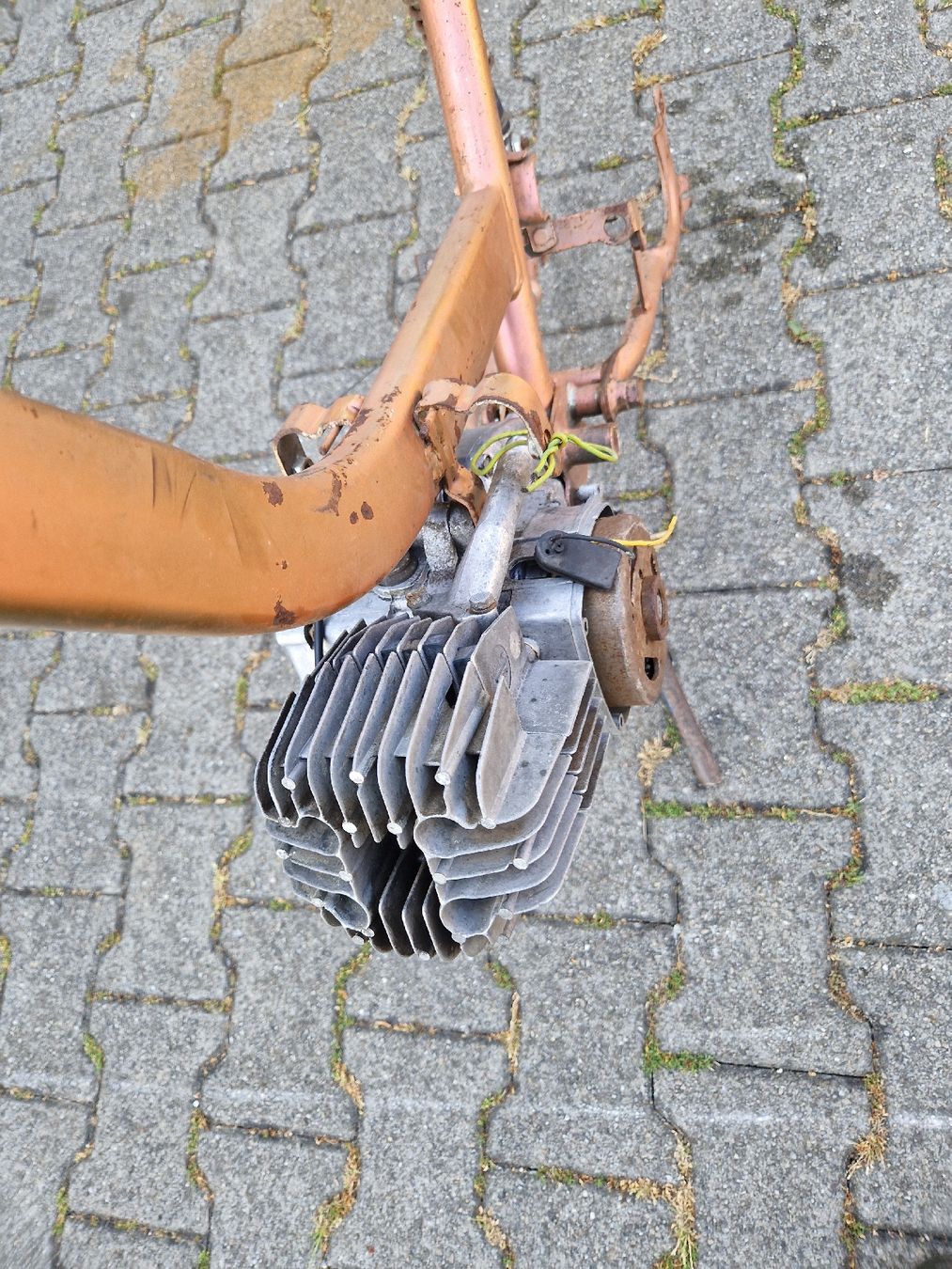 Kreidler Ciclomotori: Kreidler Mofa Rahmen und Motorblock – Difettoso da Grosswangen venduto da lar_9lz7 7