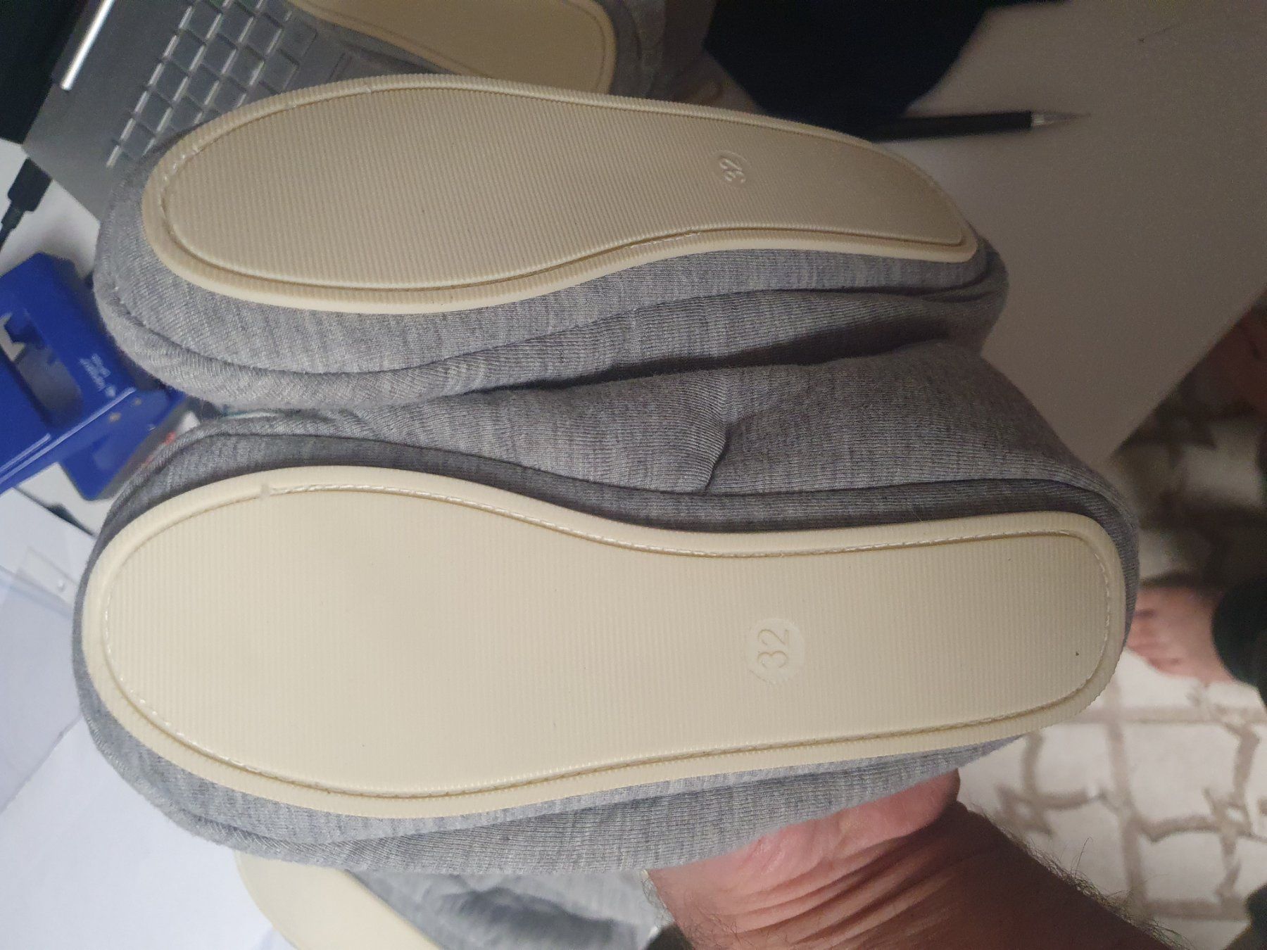 Scarpe per ragazzi: Hausschuhe Flip Flop Kinder Slipper 32 – Nuovo e nell'imballaggio originale da Zürich venduto da Alibaba1234 3