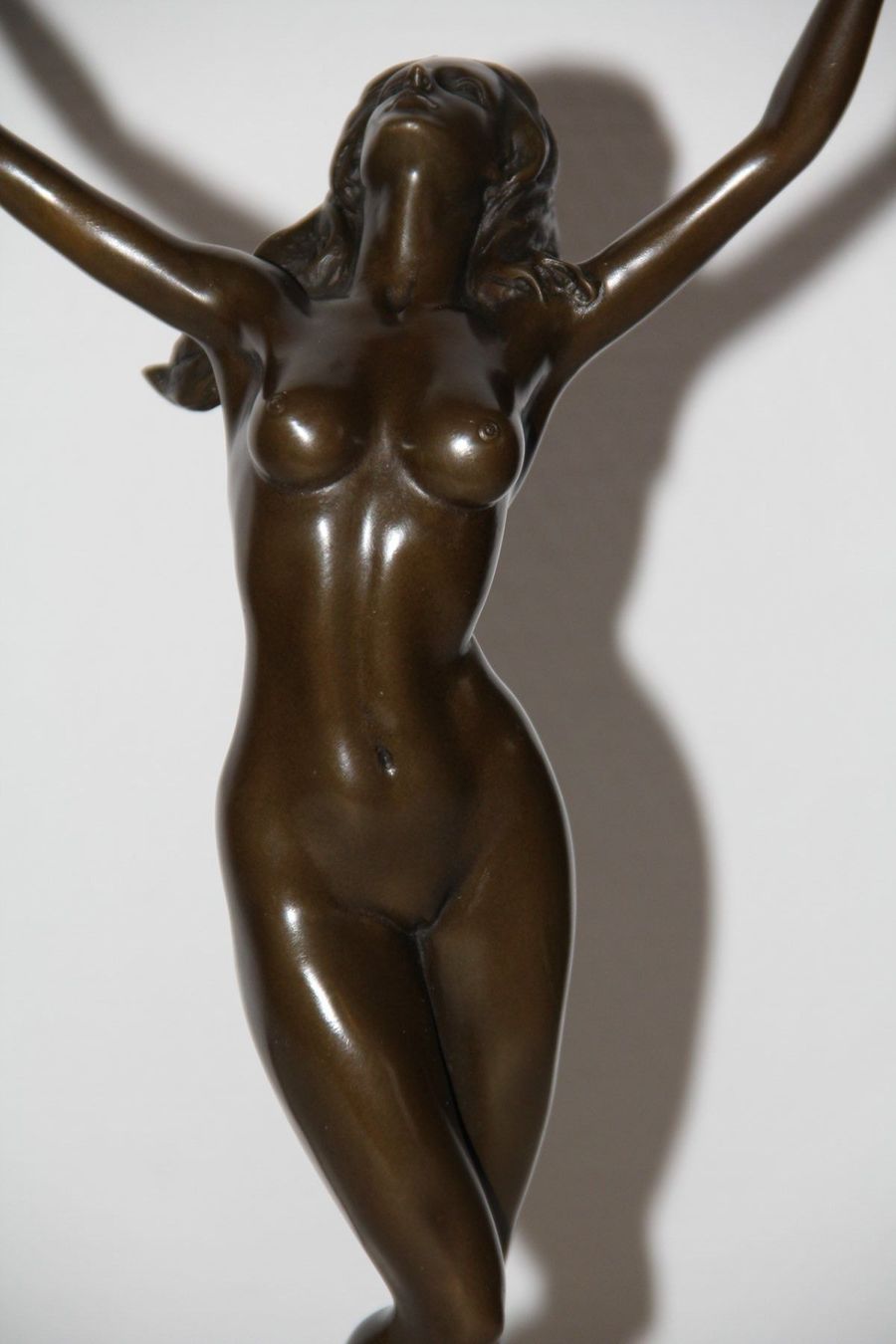 Sculture & Statue: Sculpture en bronze sur socle marbre. – Usato da Praz (Vully) venduto da pikuluka1 2