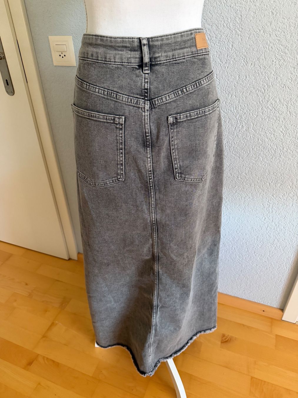 Gonne: Part Two Jeansrock lang Gr 44 – Nuovo (secondo la descrizione) da Lohn SH venduto da mathea 3