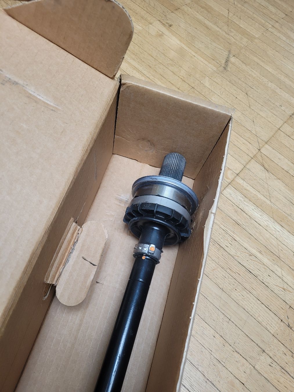 Volvo Tutti pezzi di ricambio auto: Antriebswelle Volvo 36011793 – Nuovo e nell'imballaggio originale da Steffisburg venduto da Volvo_Cars_Thun 3