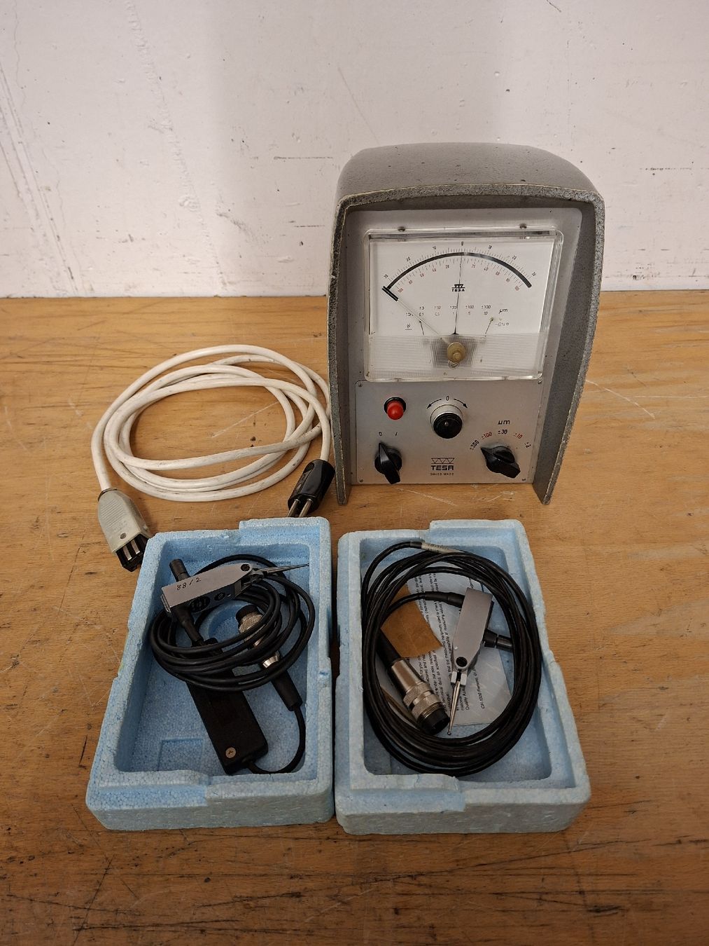 Tesa Messen: Elektronische Messtaster mit Anzeige – Gebraucht aus Berg (Dägerlen) von SCH.B.