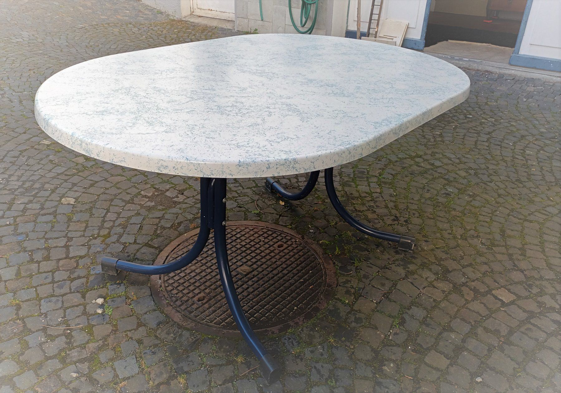 Tische: Gartentisch, Tisch oval Klappbar ca  145x95 cm Oberfläche – Gebraucht aus Vaduz von Bergtiger 1