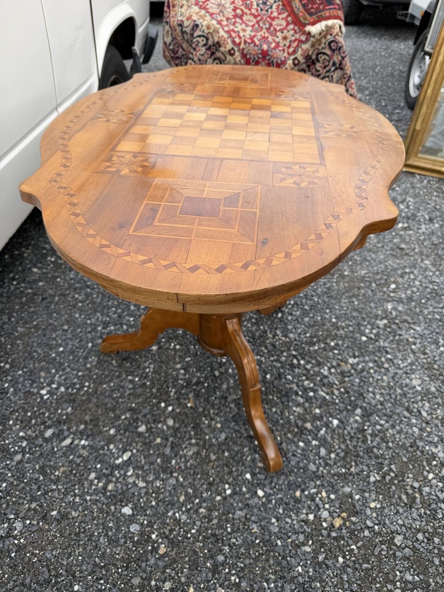 Tische: Brienz Tisch mit spiel – Gebraucht aus Domdidier von Watch3210 3