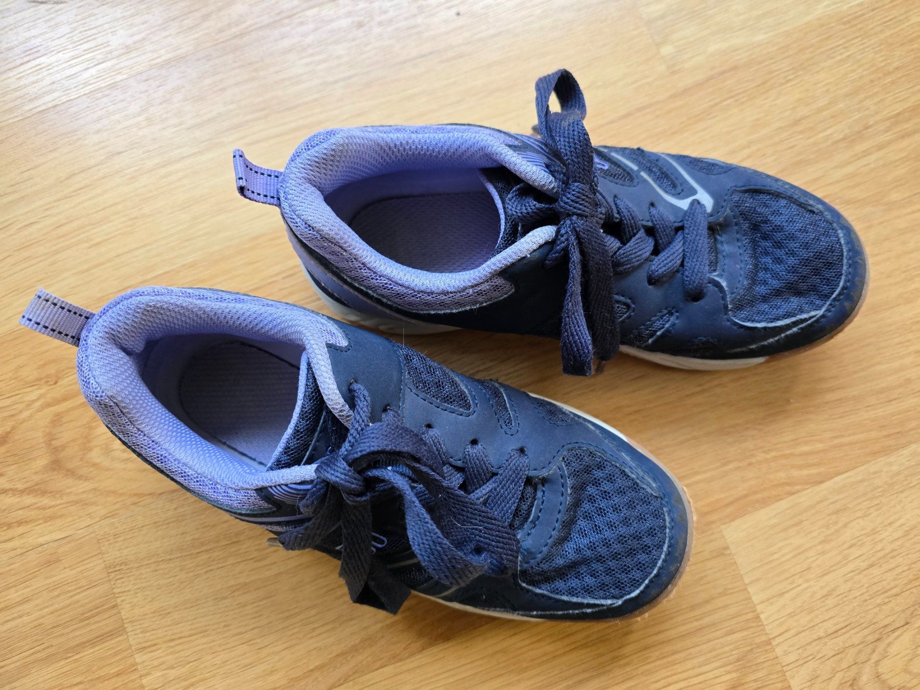 Fila Scarpe per ragazze: Turnschuhe Fila Gr. 32 – Usato da Büttikon AG venduto da Amineah 1