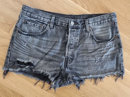 Levis Shorts, W32