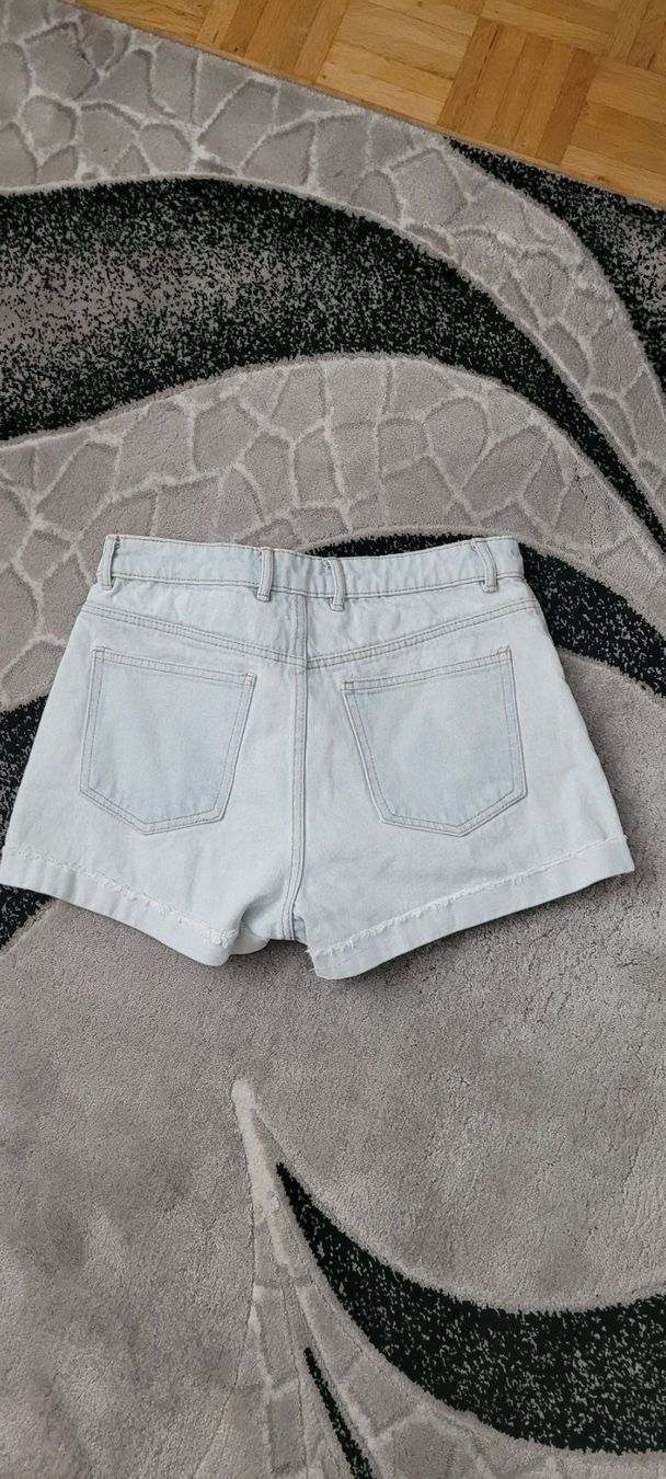 Zara Jeans: Short en jean Zara taille 36coton 100% – Usato da Vevey venduto da x_y_f 2