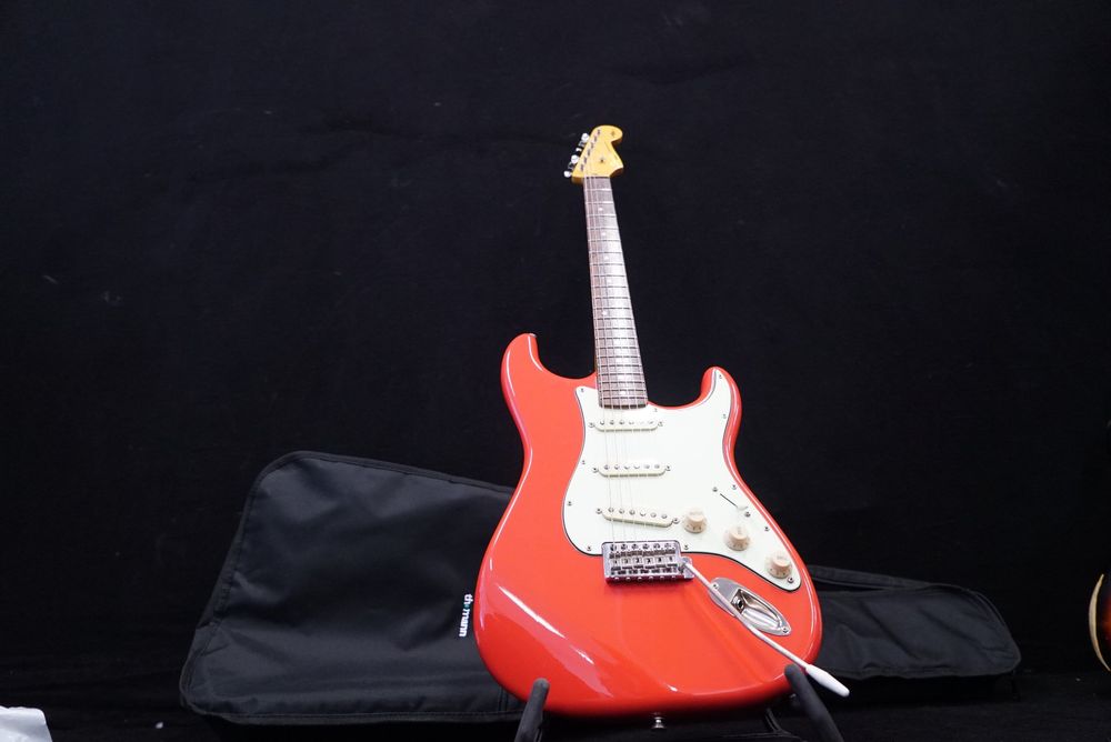 Squier Simon Neil Stratocaster RW Fiesta Red ultra rar (Gebraucht) in ...