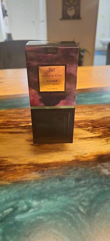 Profumi & Eau de Toilette: Maison Noir Elysian Eau de Parfum, 50 ml neu – Nuovo (secondo la descrizione) da Zürich venduto da ale_xxz7 1
