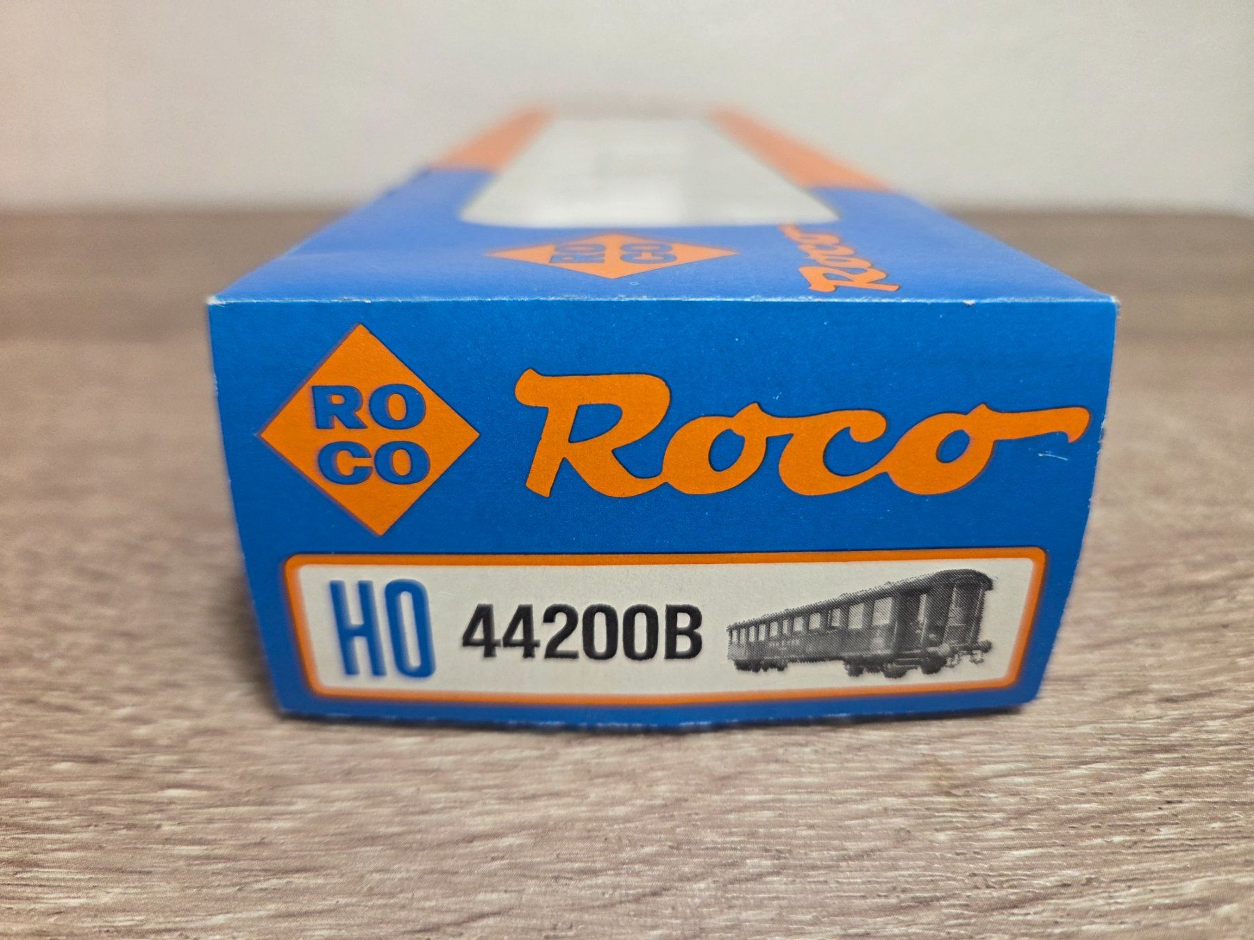 Roco Modellini di ferrovie: Roco 44200B Personenwagen 3.Kl SBB H0 – Nuovo e nell'imballaggio originale da St-Aubin-Sauges venduto da Lo_Go 6