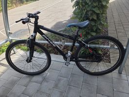 Schwarzes Fahrrad / Velo 26 Zoll, "PRICE bikes" gute Fahrt