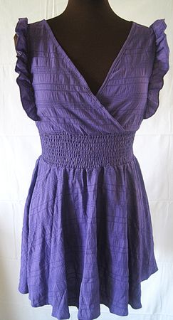 NEU!! Luftiges Minikleid mit Rüschen & Taille