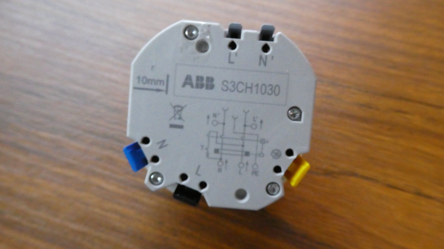 ABB Fiches d'alim.: FI SIDOS ABB S3CH1030 im Aufputz Gehäuse – D'occasion à Lausen par Vectrex1 2