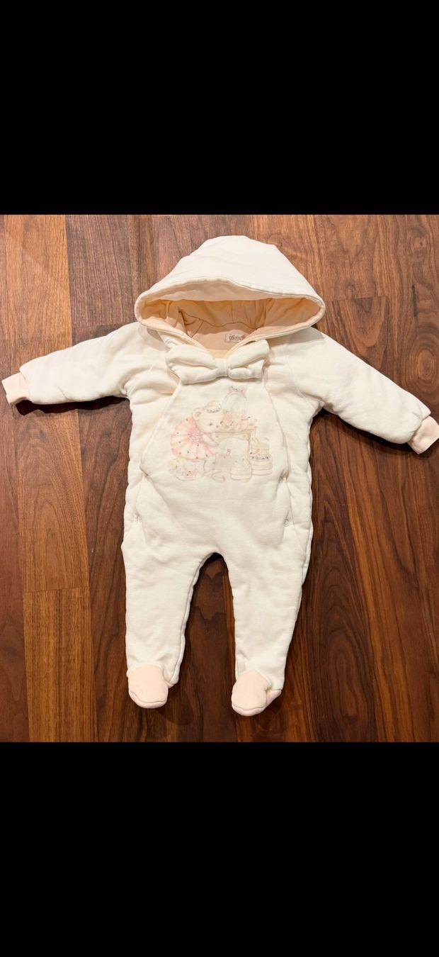 Strampler: Neuer Baby-Mädchen-Strampler – Gebraucht aus Sins von Ausmistgirl