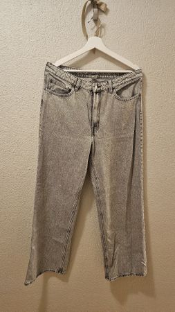 Graue Acid-Wash Jeans von H&M, Grösse 44 (Wide Fit)