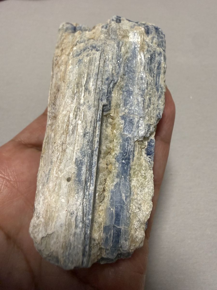 Minerali & Pietre curative: Kyanit Kristall  – Usato da Oberhof venduto da RealStone 4