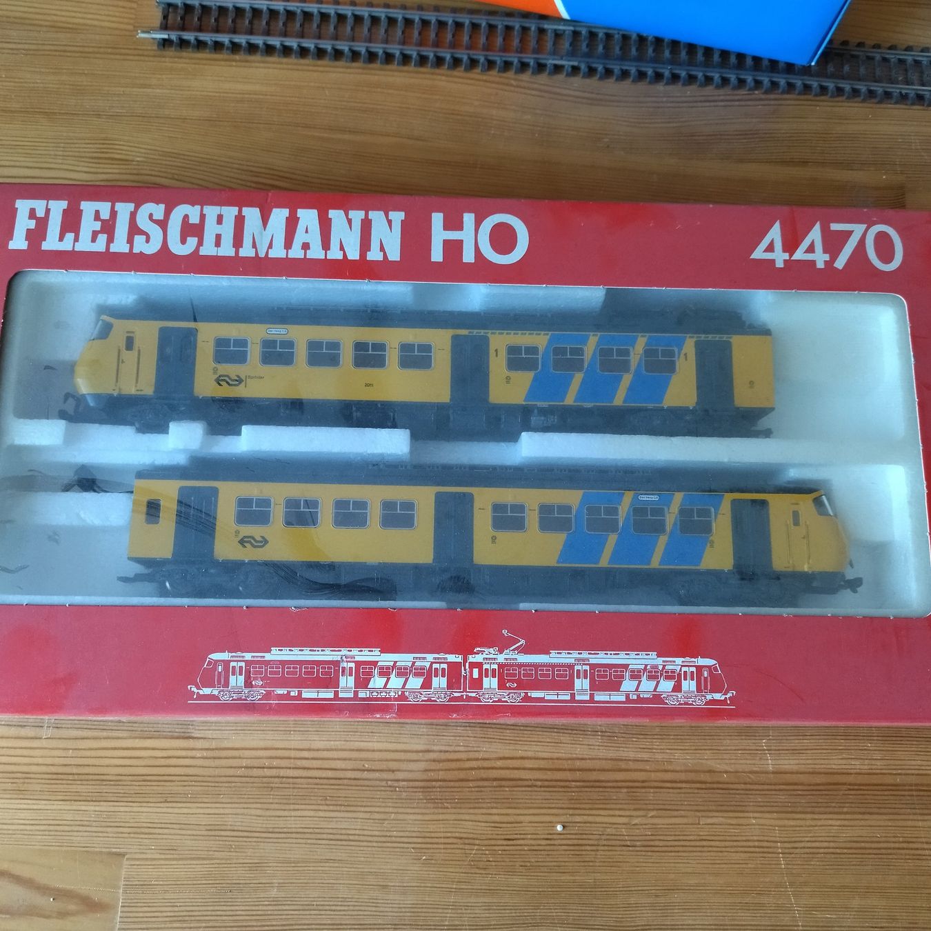 Fleischmann Modellini di ferrovie: Fleischmann Triebzug 4470 (925) – Difettoso da Basel venduto da BeanieUp 1